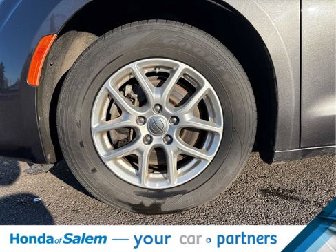 Used 2023 Chrysler Voyager LX image 11