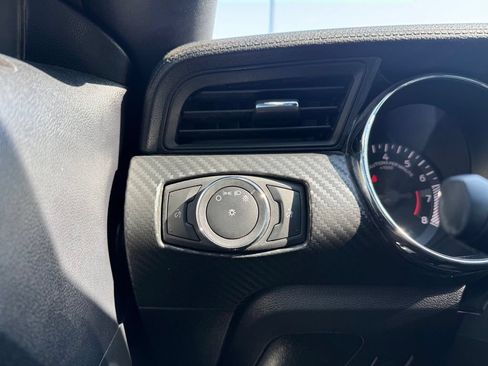 Used 2017 Ford Mustang Coupe RWD image 12