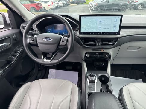 Used 2025 Ford Escape Platinum w/ Premium Technology Package AWD/4WD image 18