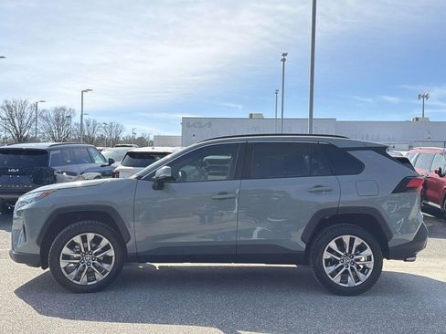 Used 2023 Toyota RAV4 XLE Premium image 29