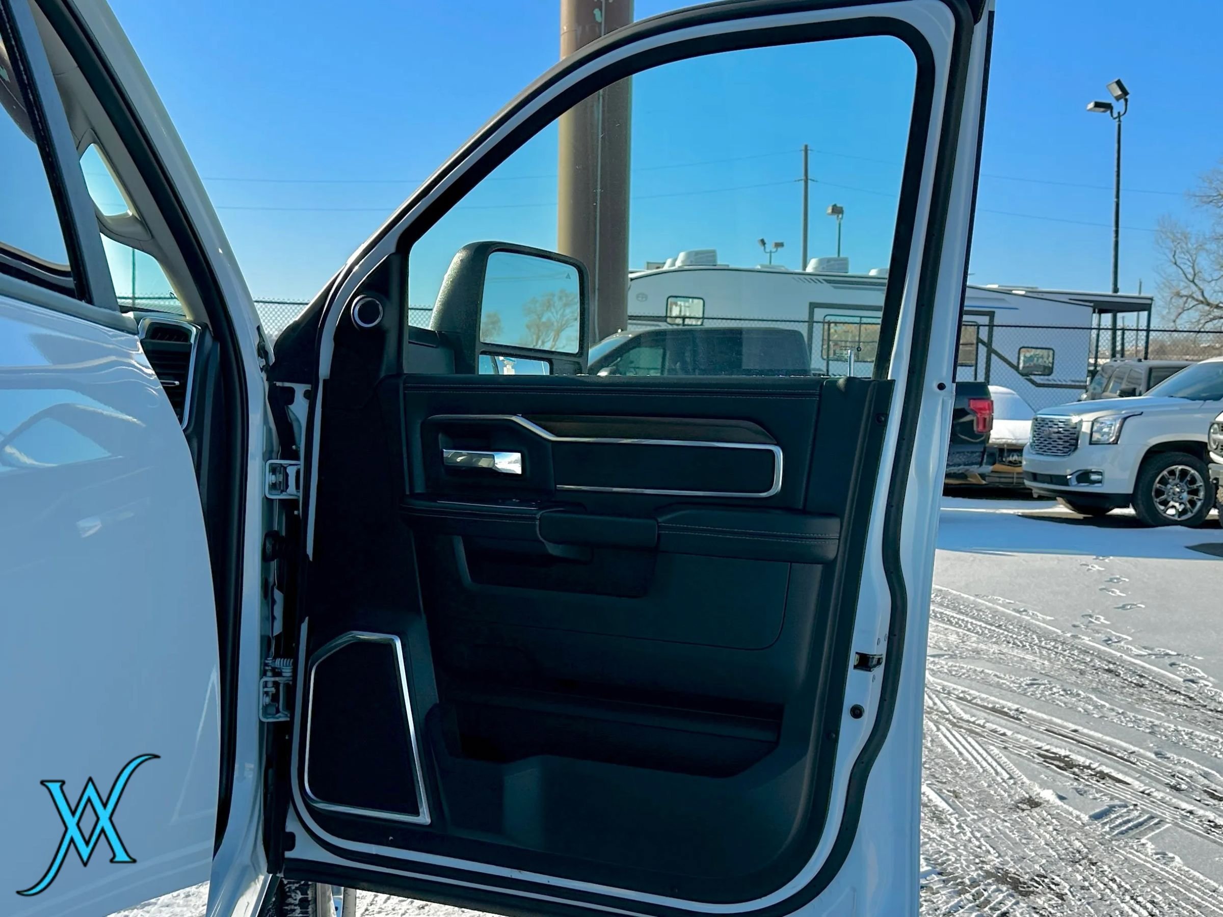 Used 2024 RAM 2500 Laramie AWD/4WD image 19