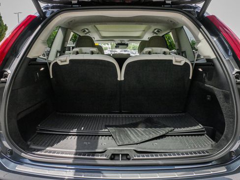 Used 2022 Volvo XC90 T5 Momentum w/ Climate Package AWD/4WD image 33