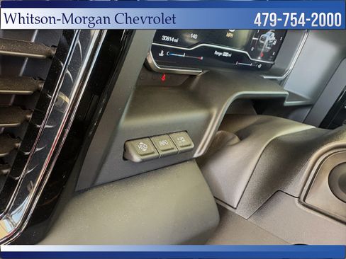 Used 2024 GMC Sierra 1500 AT4 w/ Technology Package AWD/4WD image 16