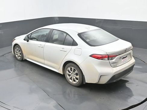 Used 2025 Toyota Corolla LE FWD image 15
