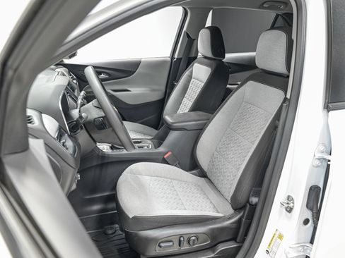 Used 2023 Chevrolet Equinox LS w/ LS Convenience Package image 18