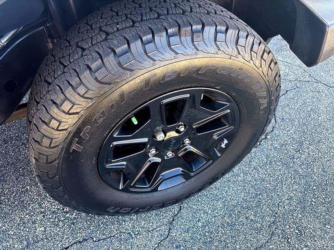 Used 2018 Jeep Wrangler Sport image 13