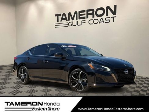 Used 2024 Nissan Altima 2.5 SR image 1
