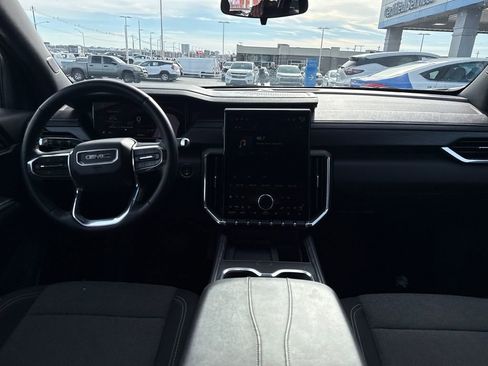 Used 2025 GMC Acadia Elevation image 15