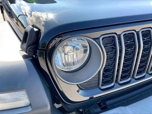 Used 2024 Jeep Wrangler Unlimited Sport AWD/4WD image 27