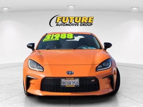 Used 2023 Toyota GR86 10th Anniversary SE RWD image 2