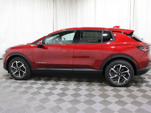 New 2026 Chevrolet Equinox EV LT image 35