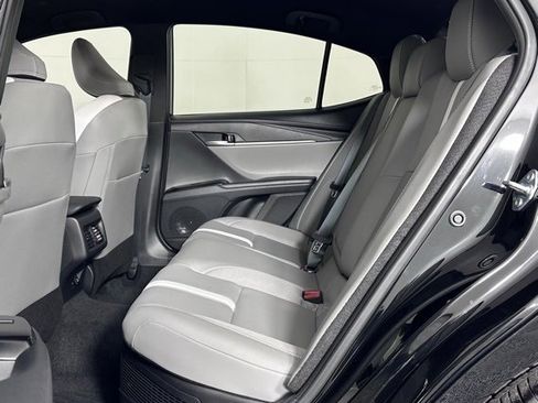 Used 2025 Toyota Camry SE image 23