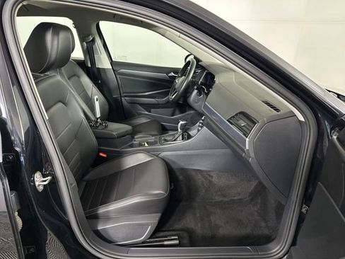 Used 2023 Volkswagen Jetta SE image 28