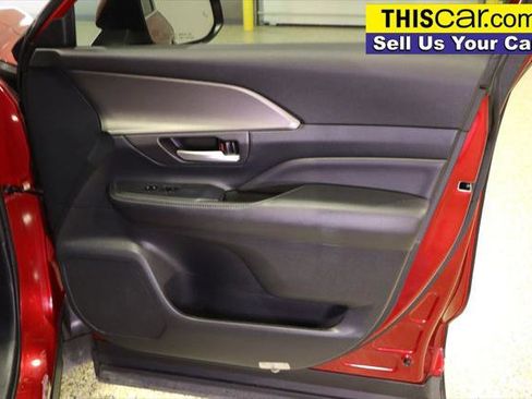 Used 2024 Toyota Grand Highlander XLE image 31