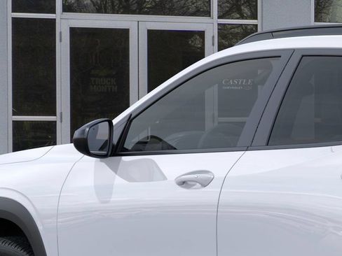 New 2026 Chevrolet Trax RS w/ Sunroof Package FWD image 18