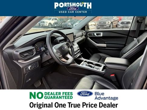 Used 2022 Ford Explorer XLT w/ Equipment Group 202A image 4