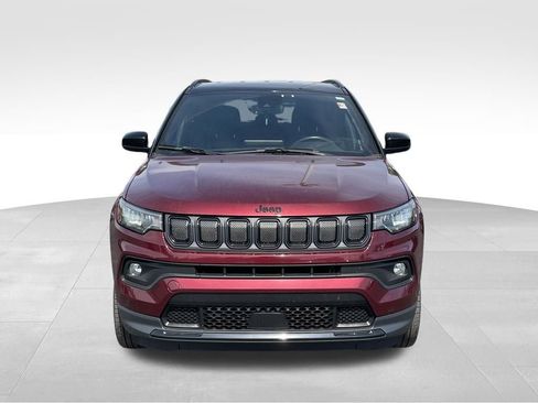 Used 2022 Jeep Compass Latitude w/ Convenience Group AWD/4WD image 2