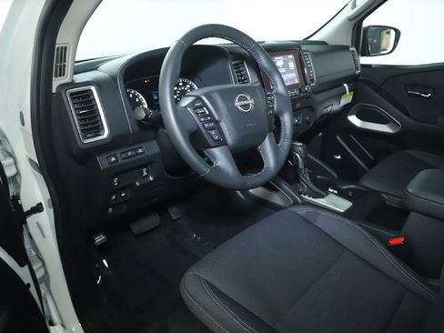 Certified 2024 Nissan Frontier SV w/ Hardbody Edition AWD/4WD image 17
