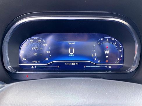 Used 2024 Chevrolet Suburban LT image 19