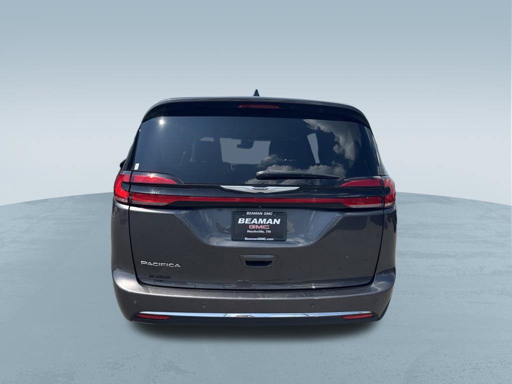 Used 2023 Chrysler Pacifica Touring-L FWD image 7
