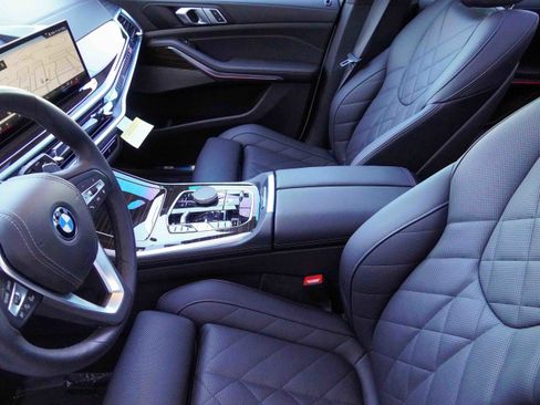 Certified 2025 BMW X5 xDrive50e w/ Premium Package image 12