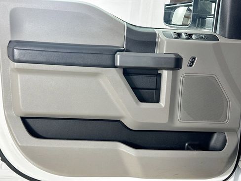 Used 2022 Ford F350 XLT w/ XLT Value Package image 11