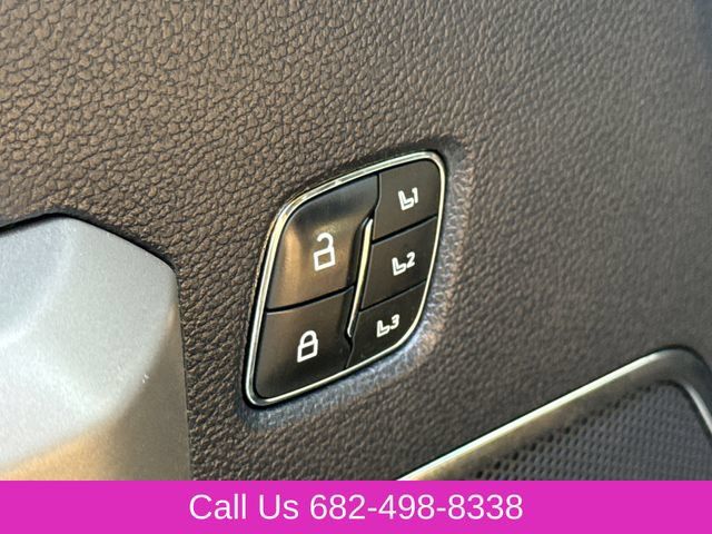 Used 2022 Ford F350 Lariat w/ Tremor Off-Road Package AWD/4WD image 23