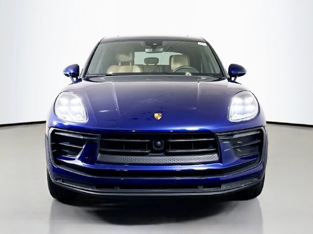 Used 2023 Porsche Macan AWD/4WD image 2