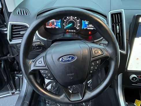 Used 2021 Ford Edge SE image 12