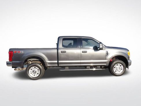 Certified 2017 Ford F250 XLT w/ XLT Value Package AWD/4WD image 11