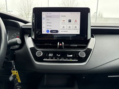 Used 2023 Toyota Corolla LE image 40