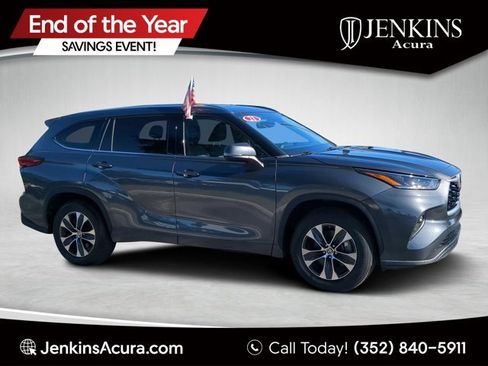 Used 2021 Toyota Highlander XLE image 1