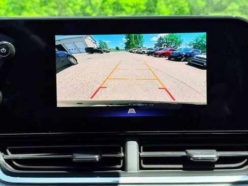 Used 2025 Chevrolet Trax LT w/ LT Convenience Package FWD image 26