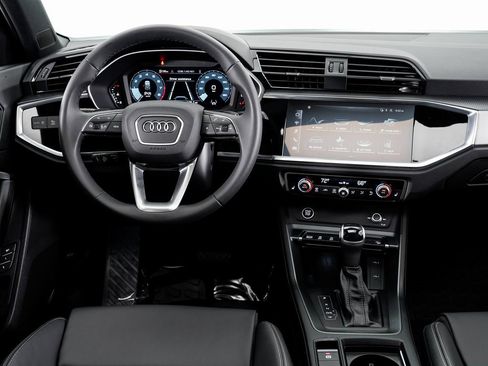 Used 2025 Audi Q3 2.0T Premium image 16