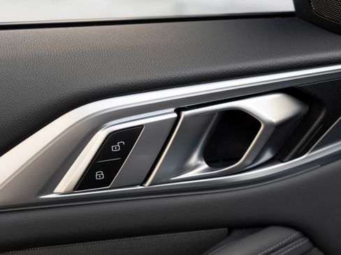 Used 2025 BMW M4 xDrive Competition w/ Executive Package image 14