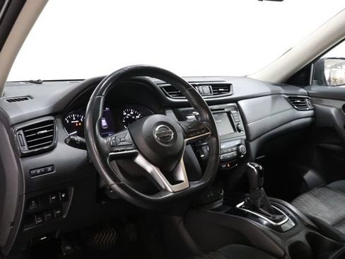 Used 2018 Nissan Rogue SV AWD/4WD image 13