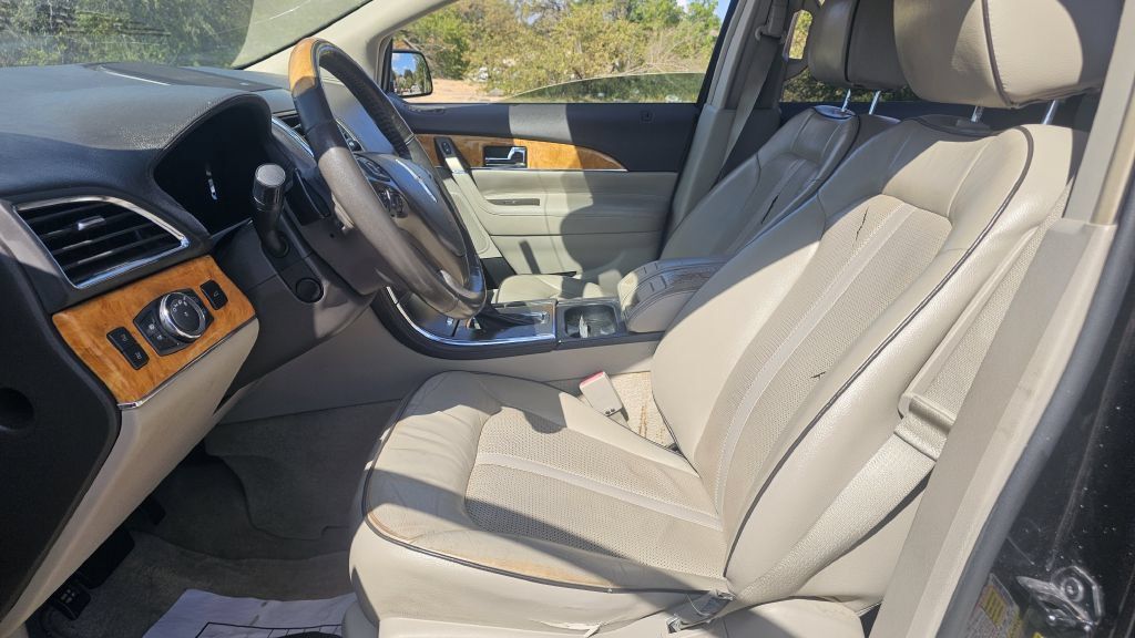 Used 2013 Lincoln MKX FWD image 8