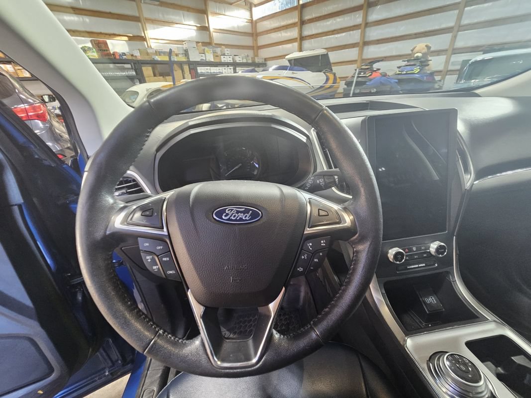 Used 2022 Ford Edge SEL w/ Sport Appearance Package AWD/4WD image 14