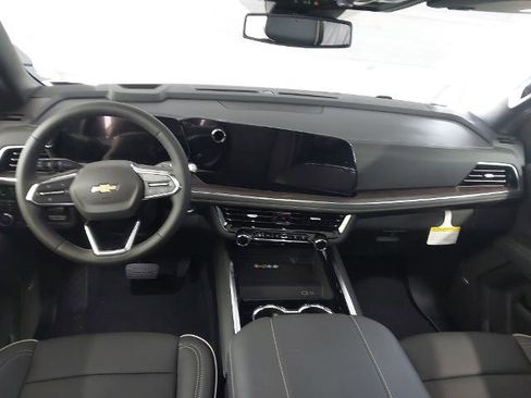 New 2026 Chevrolet Suburban Premier w/ Sun And Tow Package AWD/4WD image 5