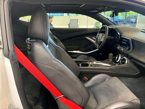 Used 2018 Chevrolet Camaro ZL1 RWD image 11
