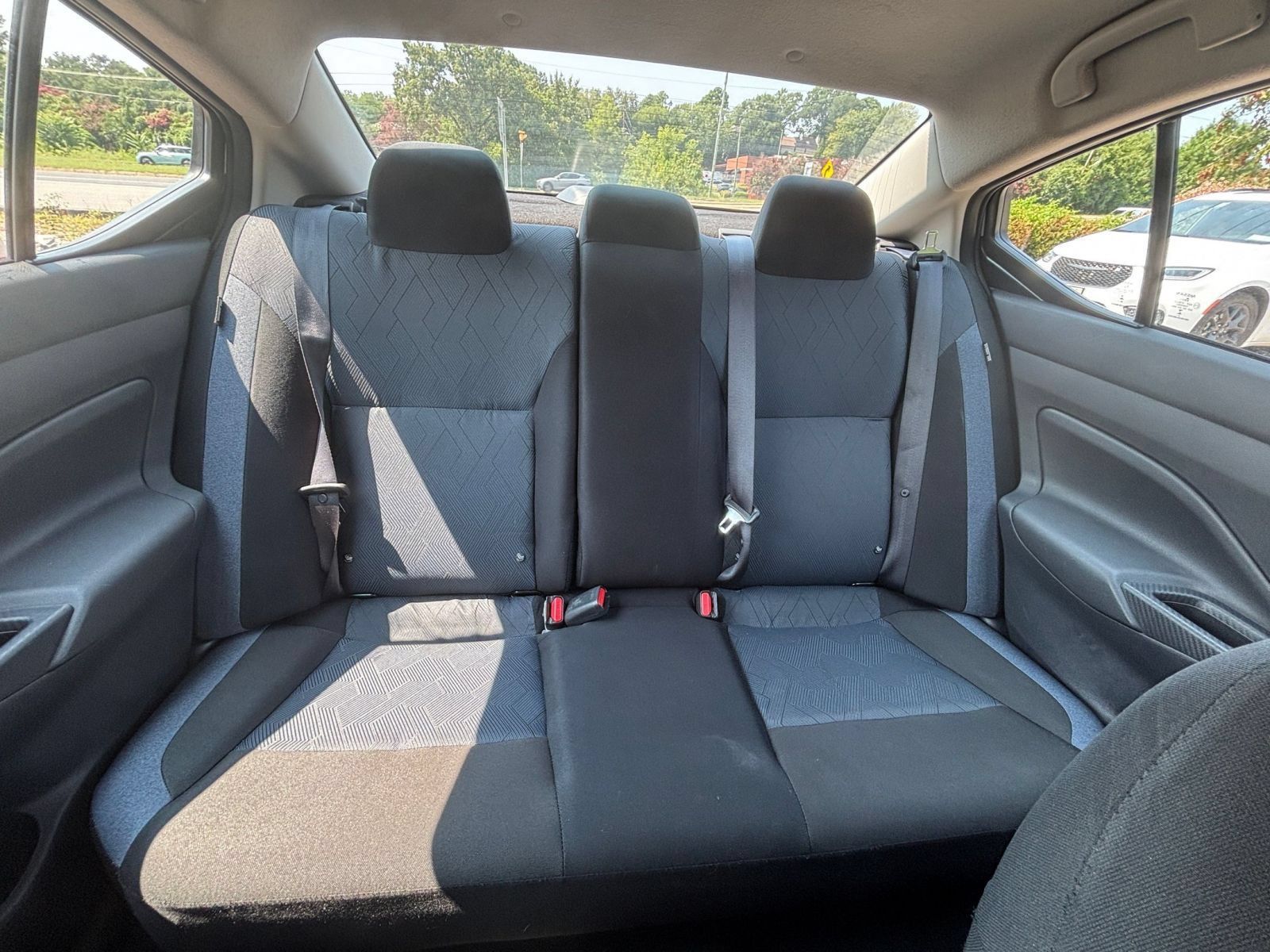 Used 2025 Nissan Versa SV FWD image 34