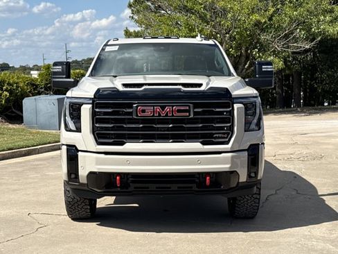 New 2026 GMC Sierra 2500 AT4 w/ AT4 Premium Plus Package AWD/4WD image 9
