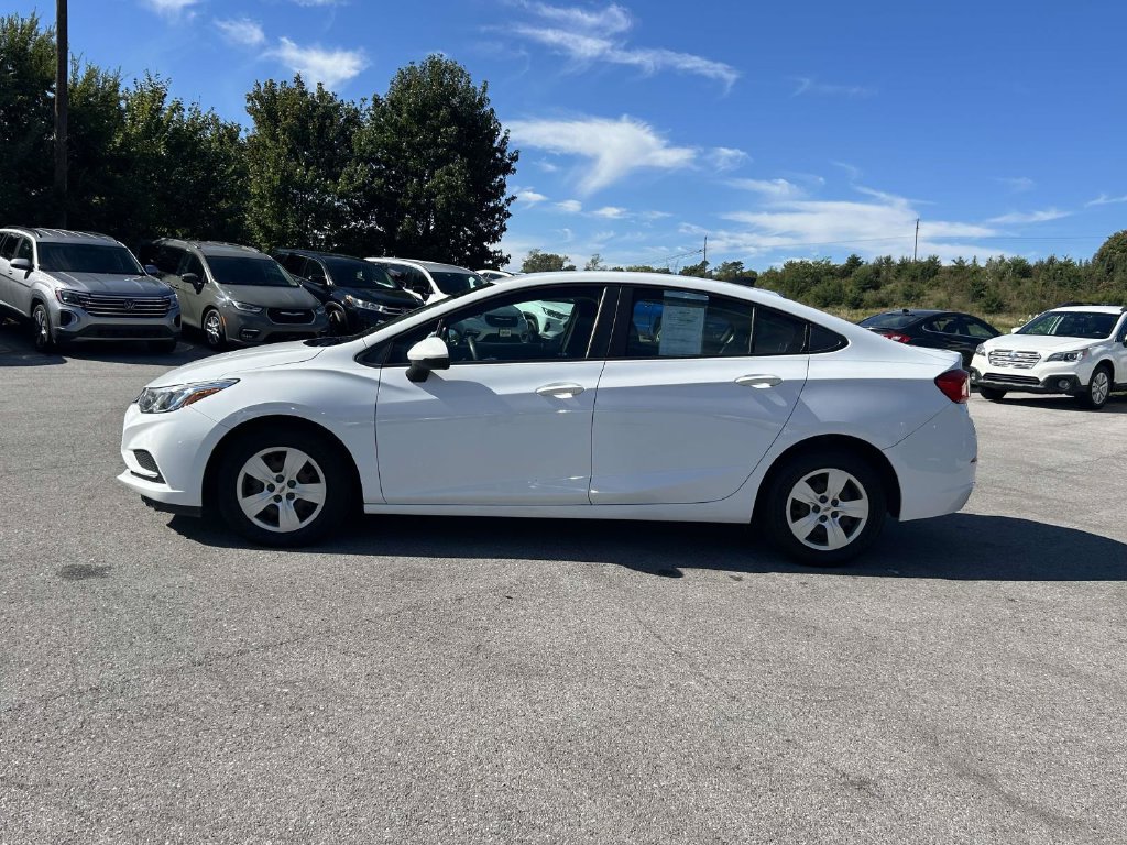 Used 2018 Chevrolet Cruze LS FWD image 4