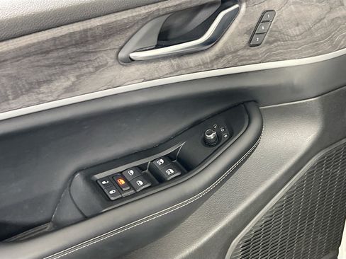 Used 2023 Jeep Grand Cherokee Limited AWD/4WD image 18