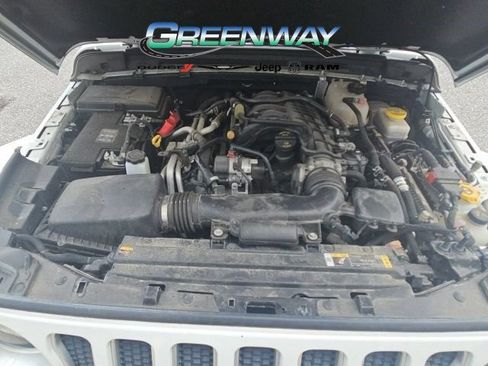 Used 2022 Jeep Wrangler Unlimited Sahara w/ Cold Weather Group AWD/4WD image 28