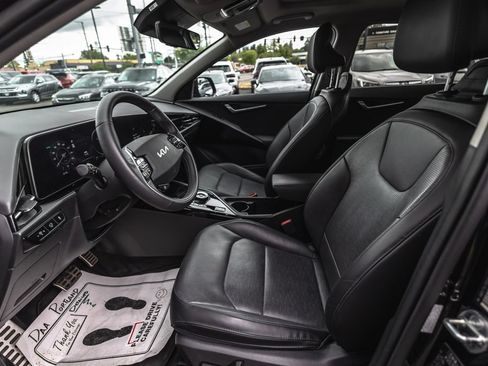 Used 2023 Kia Niro Wave w/ Wave Preserve Package FWD image 17
