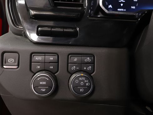 Used 2024 Chevrolet Silverado 2500 ZR2 AWD/4WD image 20