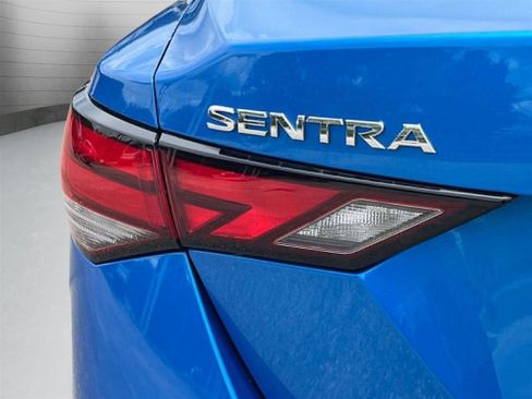 Used 2025 Nissan Sentra SV FWD image 9