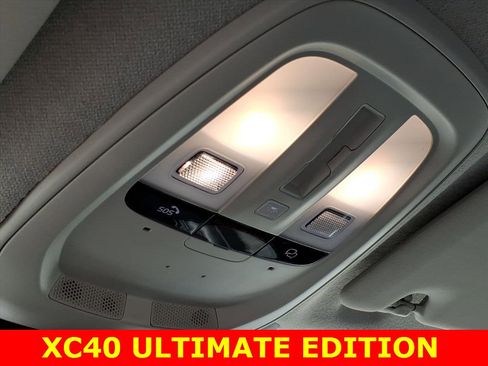 Used 2024 Volvo XC40 B5 Ultimate image 22