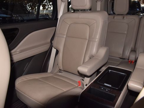 Used 2022 Lincoln Aviator Reserve w/ Equipment Group 201A image 21